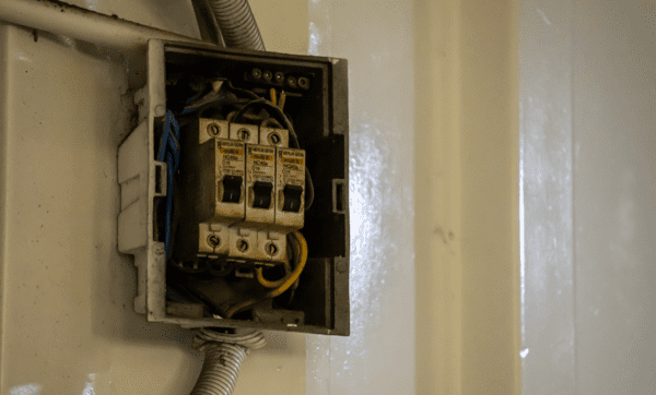 obsolete breakers. obsolete electrical parts